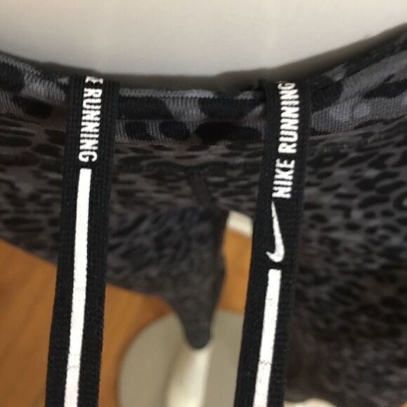 Nike Full Length medium thickness active pants - Picture 4 of 8